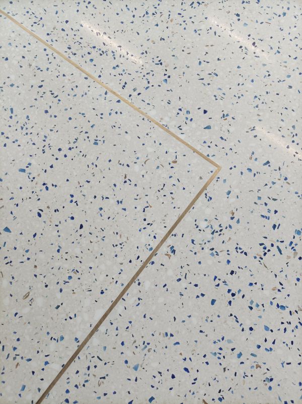 Terrazzo avec profil décoratif